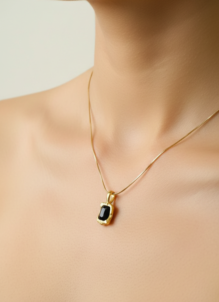 Black Curved Stone Gold Pendant Necklace