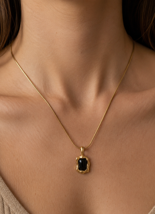 Black Curved Stone Gold Pendant Necklace