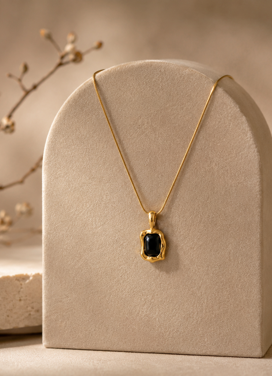 Black Curved Stone Gold Pendant Necklace