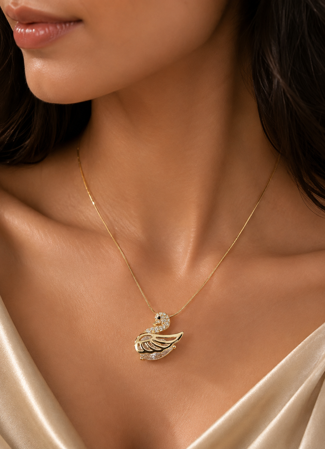 Elegant Swan Crystal Pendant Necklace