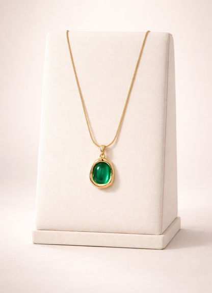 Green Cabochon Pendant Necklace