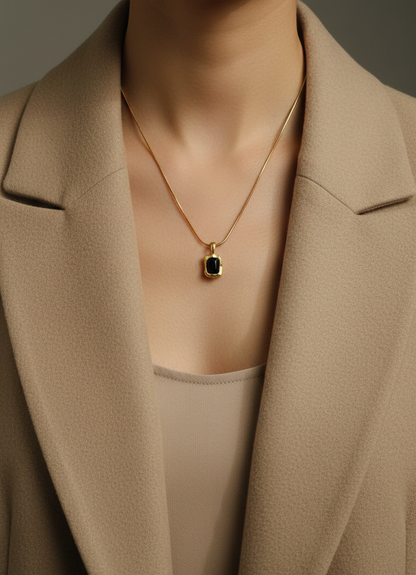 Black Curved Stone Gold Pendant Necklace