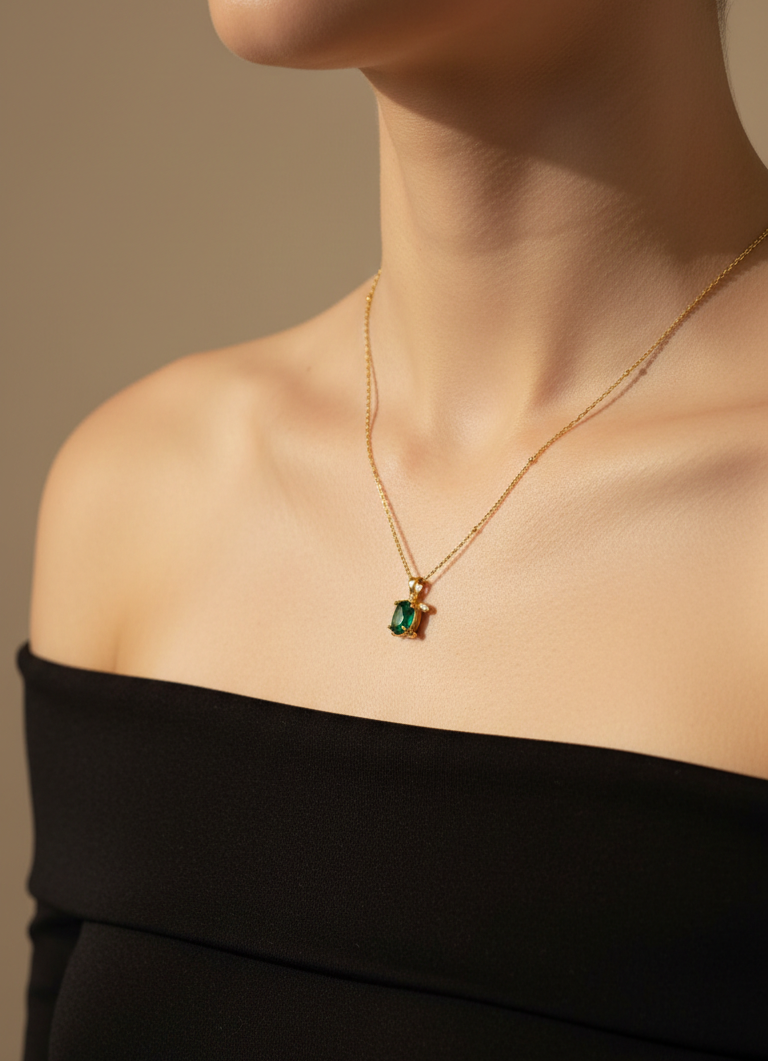 Green Turtle Pendant Necklace