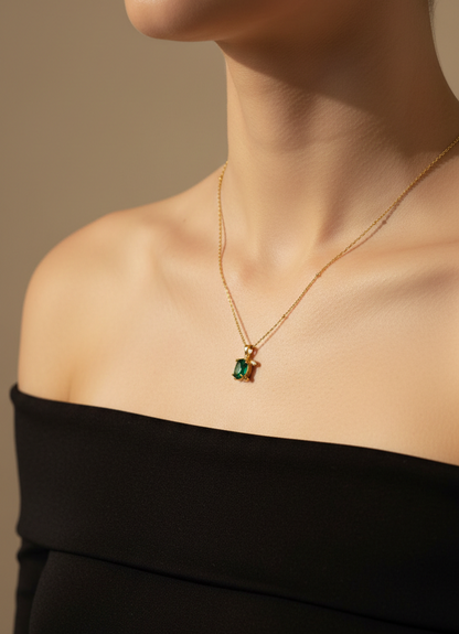 Green Turtle Pendant Necklace