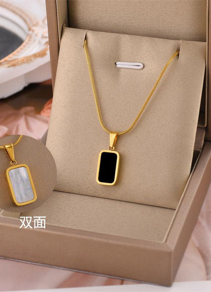 Reversible Black White Necklace